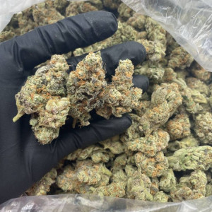 Photo for classified ad CARTRIDGES, BUDS, EDIBLES, DISTILLATES, WAX, OIL, SHATTER AND VAPE PENS AVAILABLE